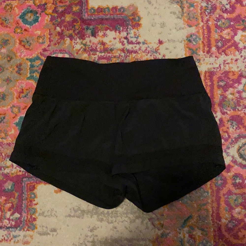Lululemon shorts size 6